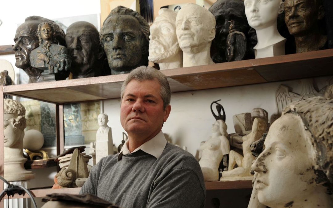 „Luna sculptorilor români”: Artiști din R. Moldova pregătesc expoziția dedicată lui Constantin Brâncuși