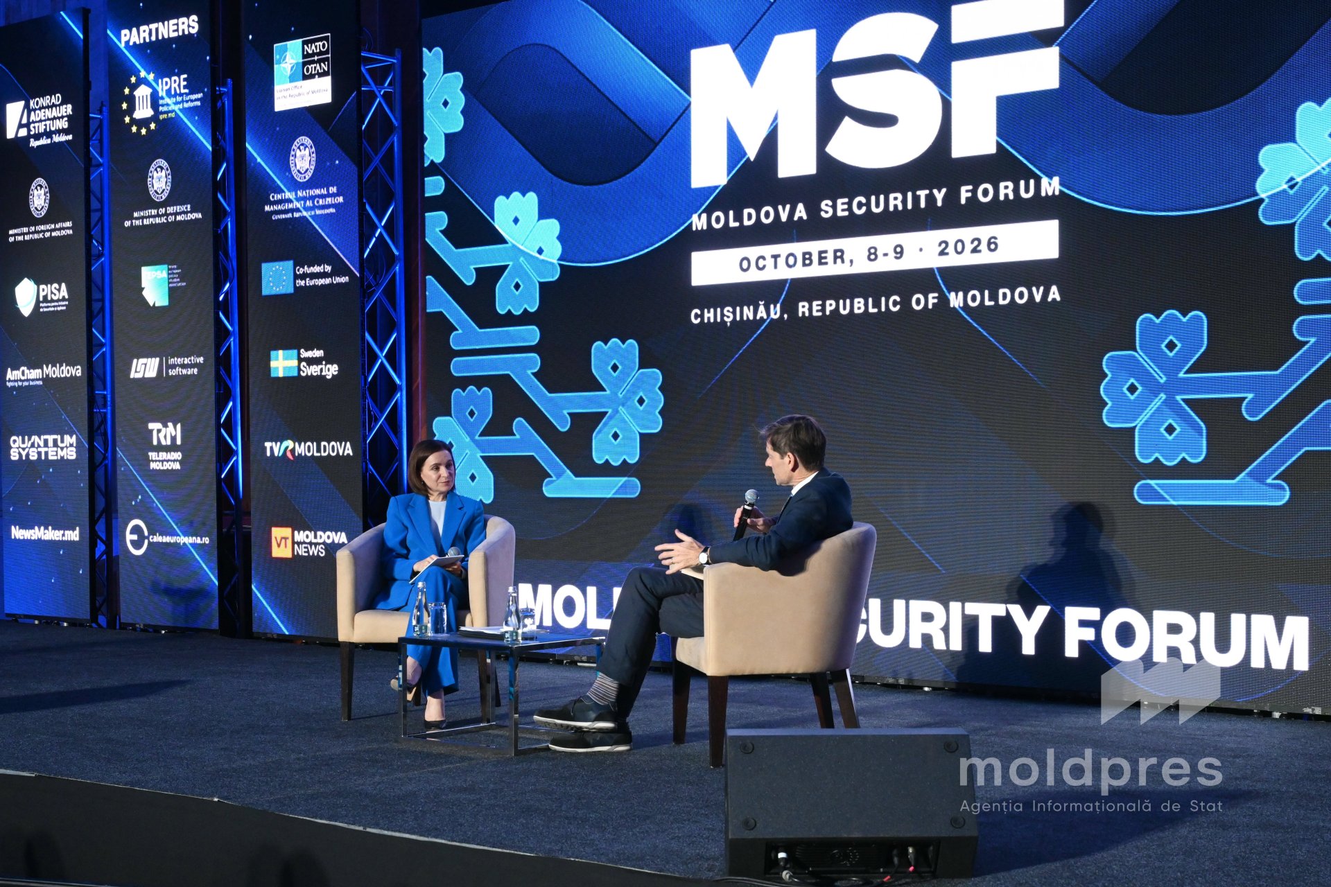 000. Moldova Sec.Forum